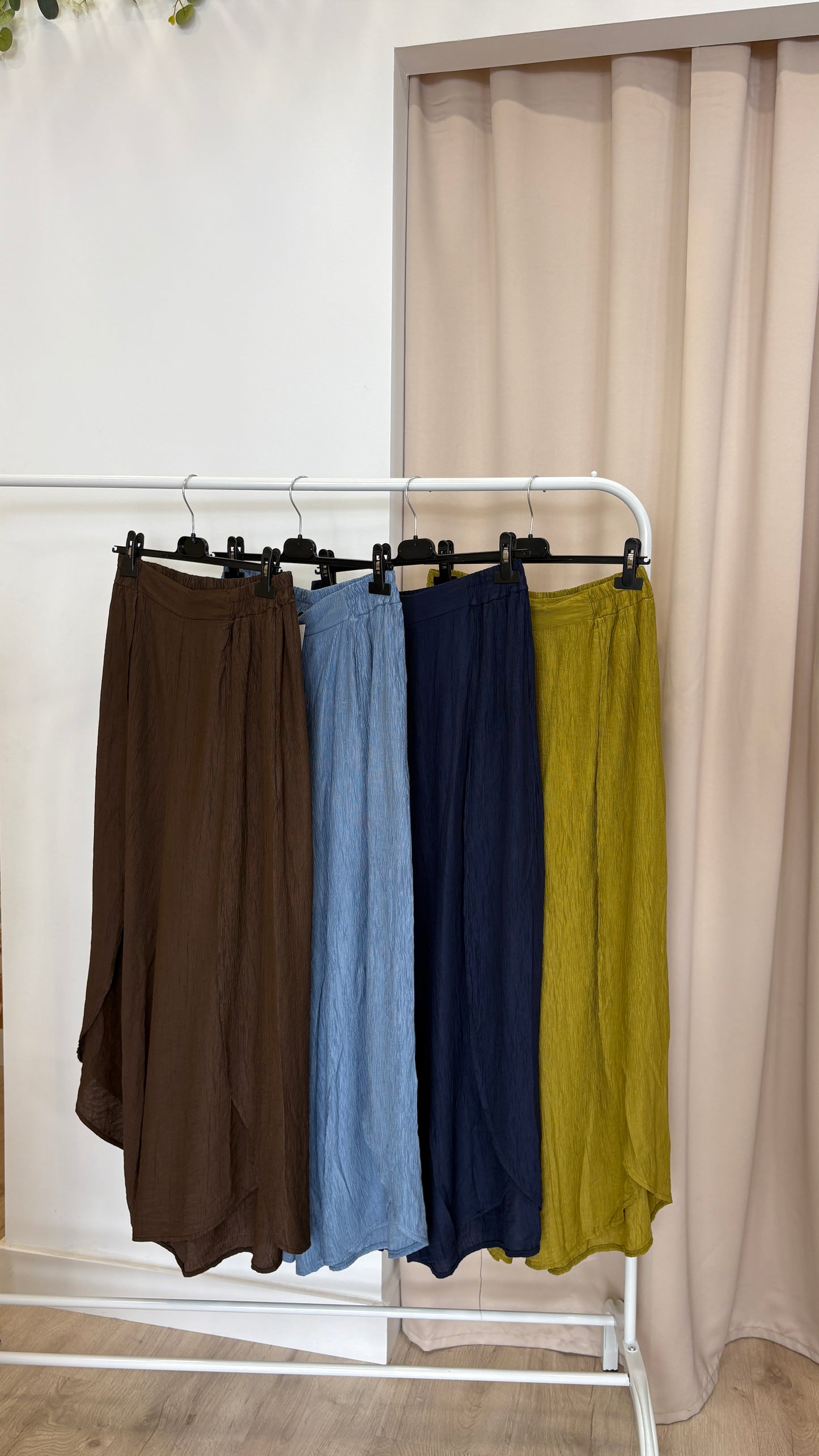 Pantalón Midi Abertura Lateral (variedad de colores)