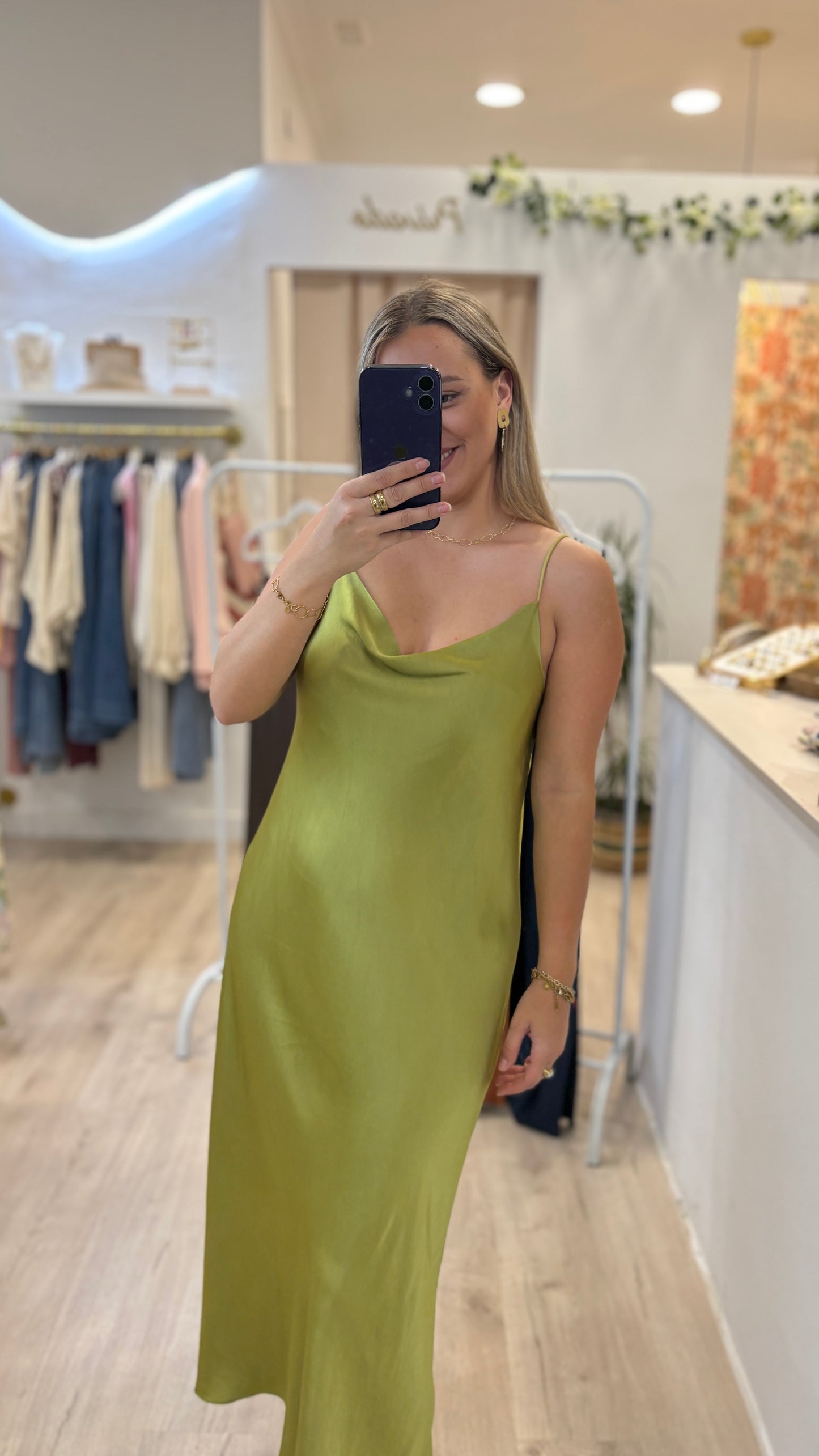 Vestido Básico Fluido Satén Colores
