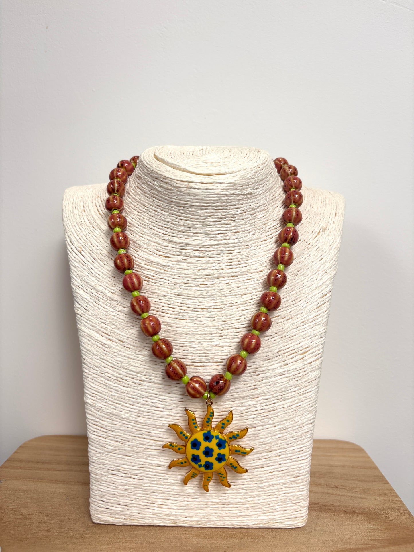 Collar de Cerámica Sol