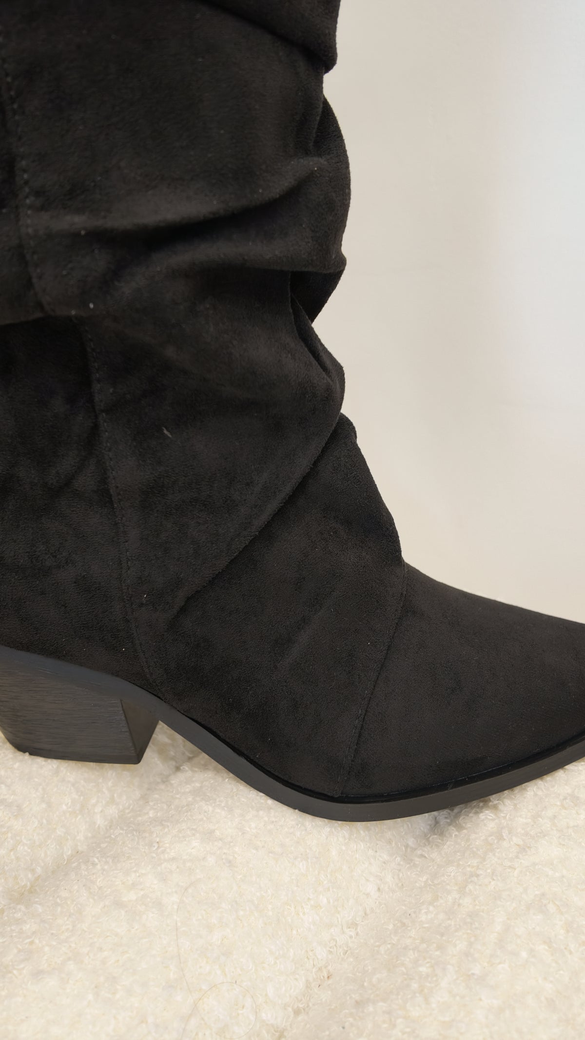 Botín Tacón Slouchy Negro