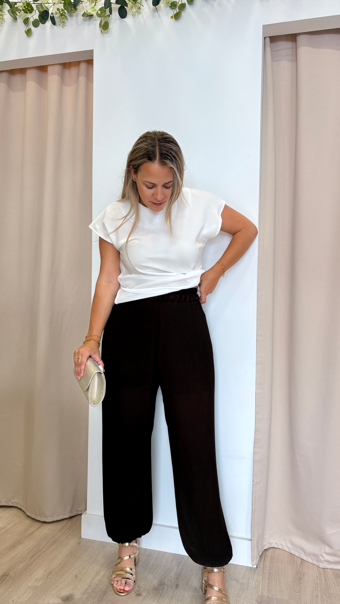 Pantalón Plisado Marrón Oscuro