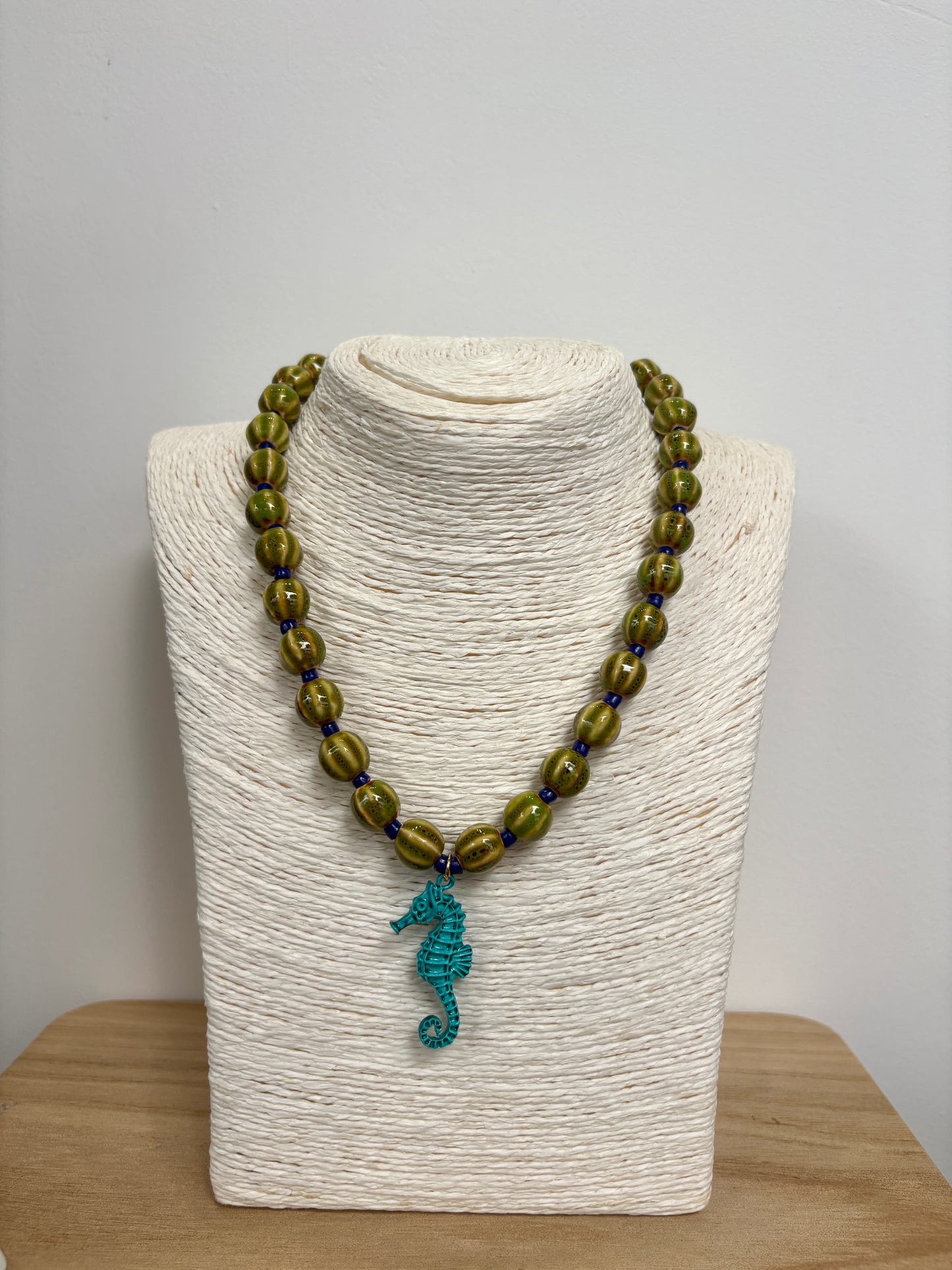 Collar de Cerámica Caballito de Mar Turquesa