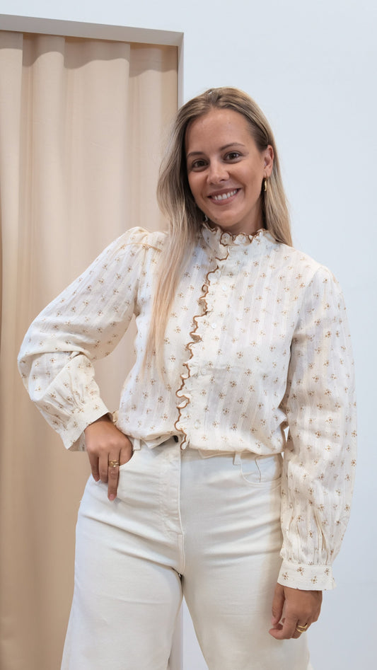 Blusa Detalle Volante Estampado (tono Camel)